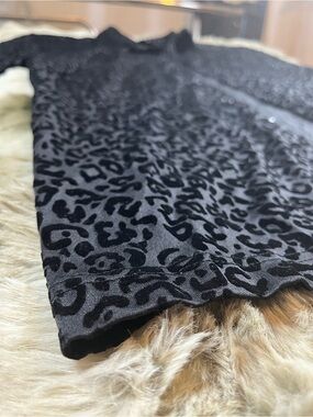 Street Culture Black Velvet Leopard Print Button-Down Shirt